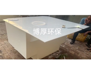 无人机水箱兼起降平台